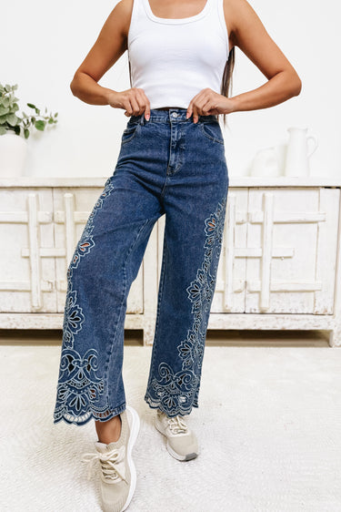 Totally Obsessed By Blue B - Wide Leg Jeans - Medium