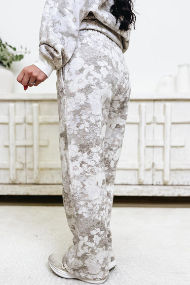 Feel The Breeze Floral Pants - Grey Multi