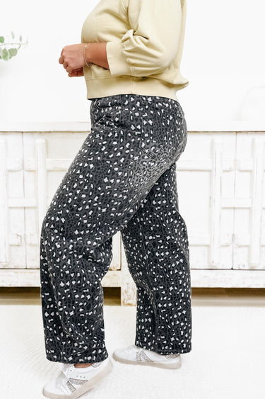 Jump Start Leopard Pants - Grey Leopard
