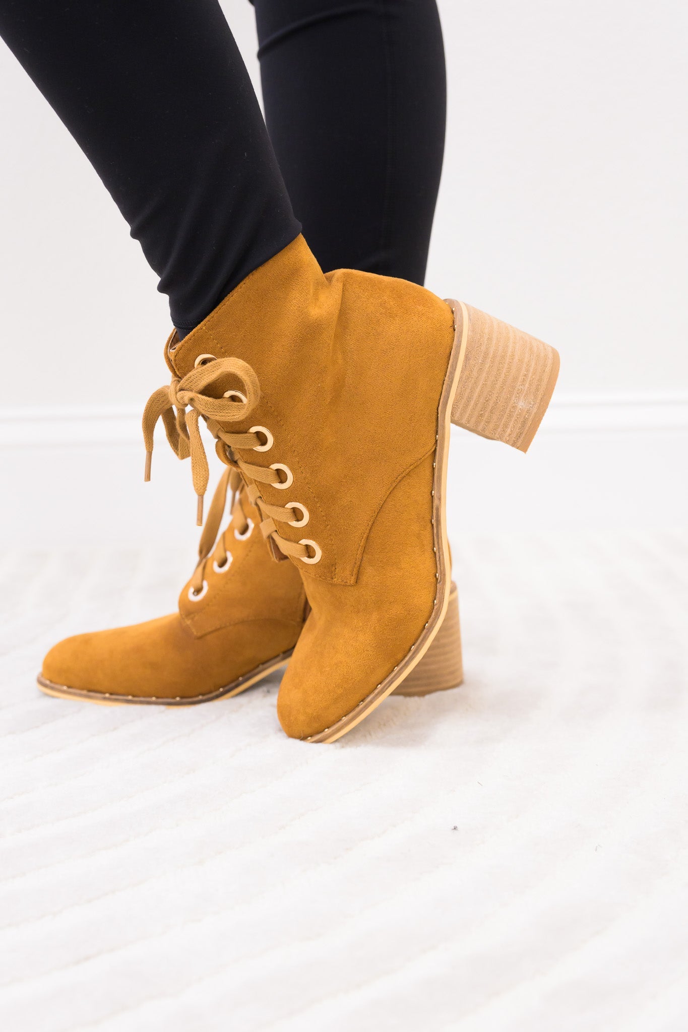 Quinny Lace Up Boots - Tan