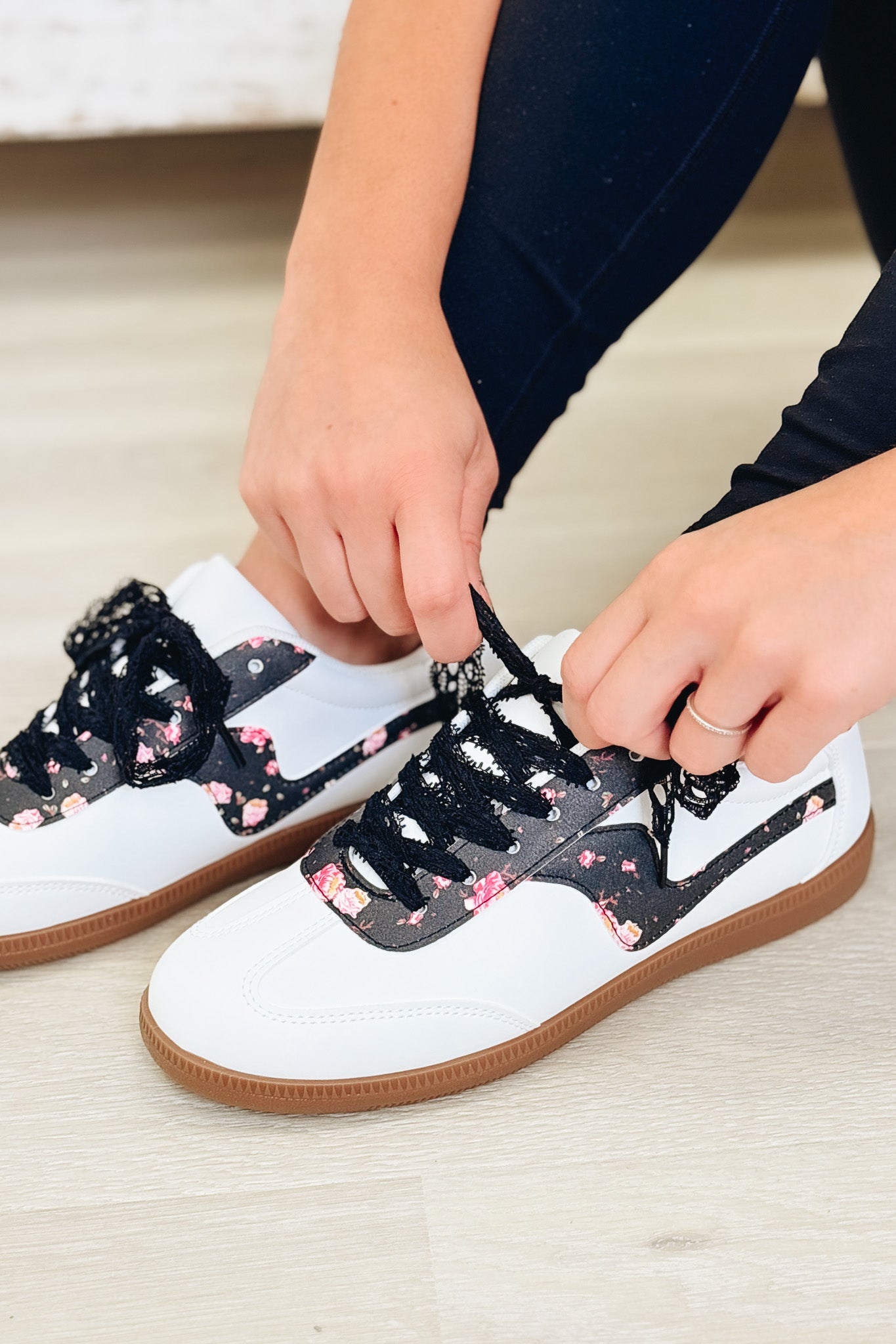 Great Sneaker - Black White Combo