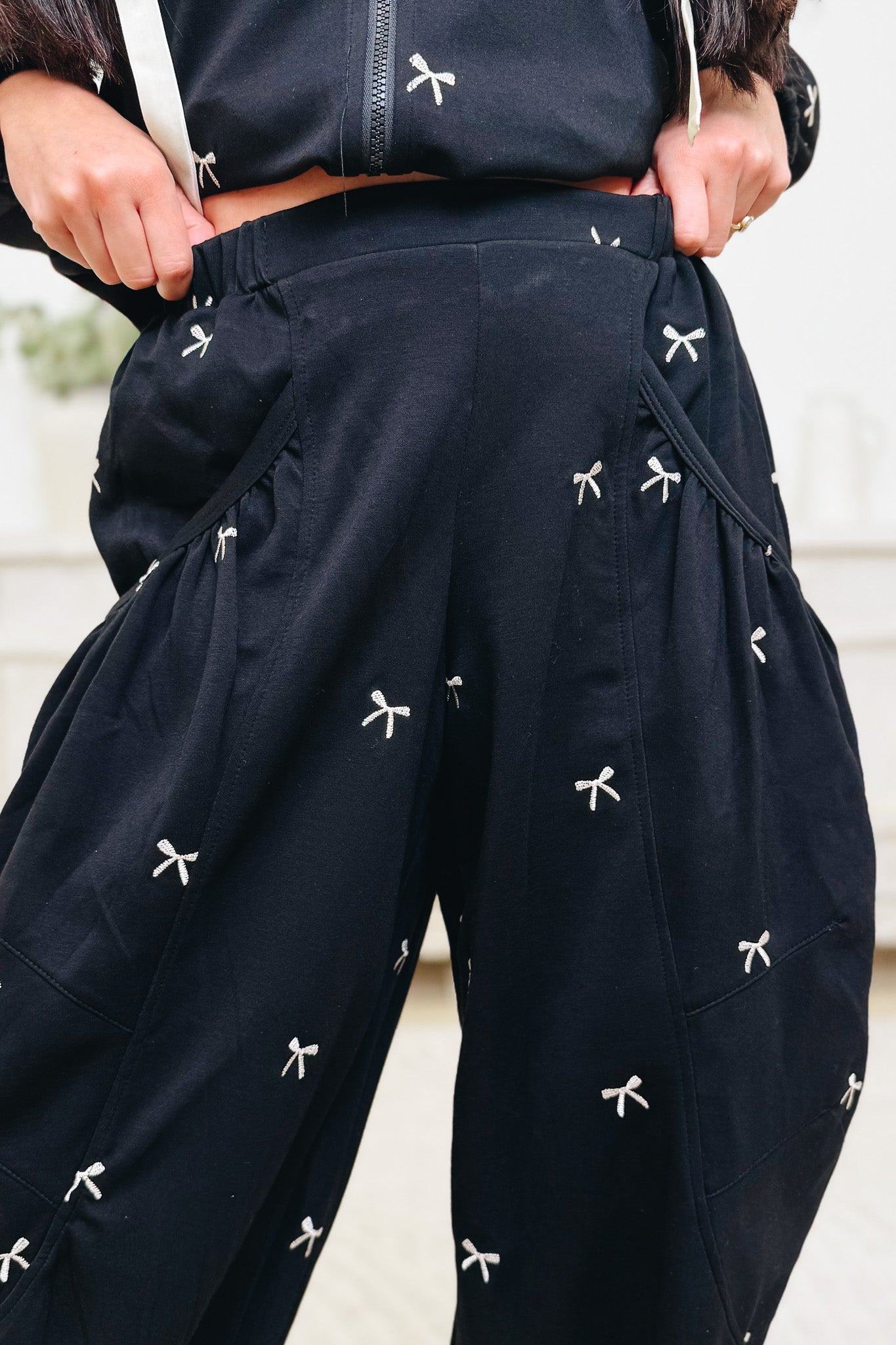 Ribbon Cutting Ceremony Barrel Jogger Pants - Black