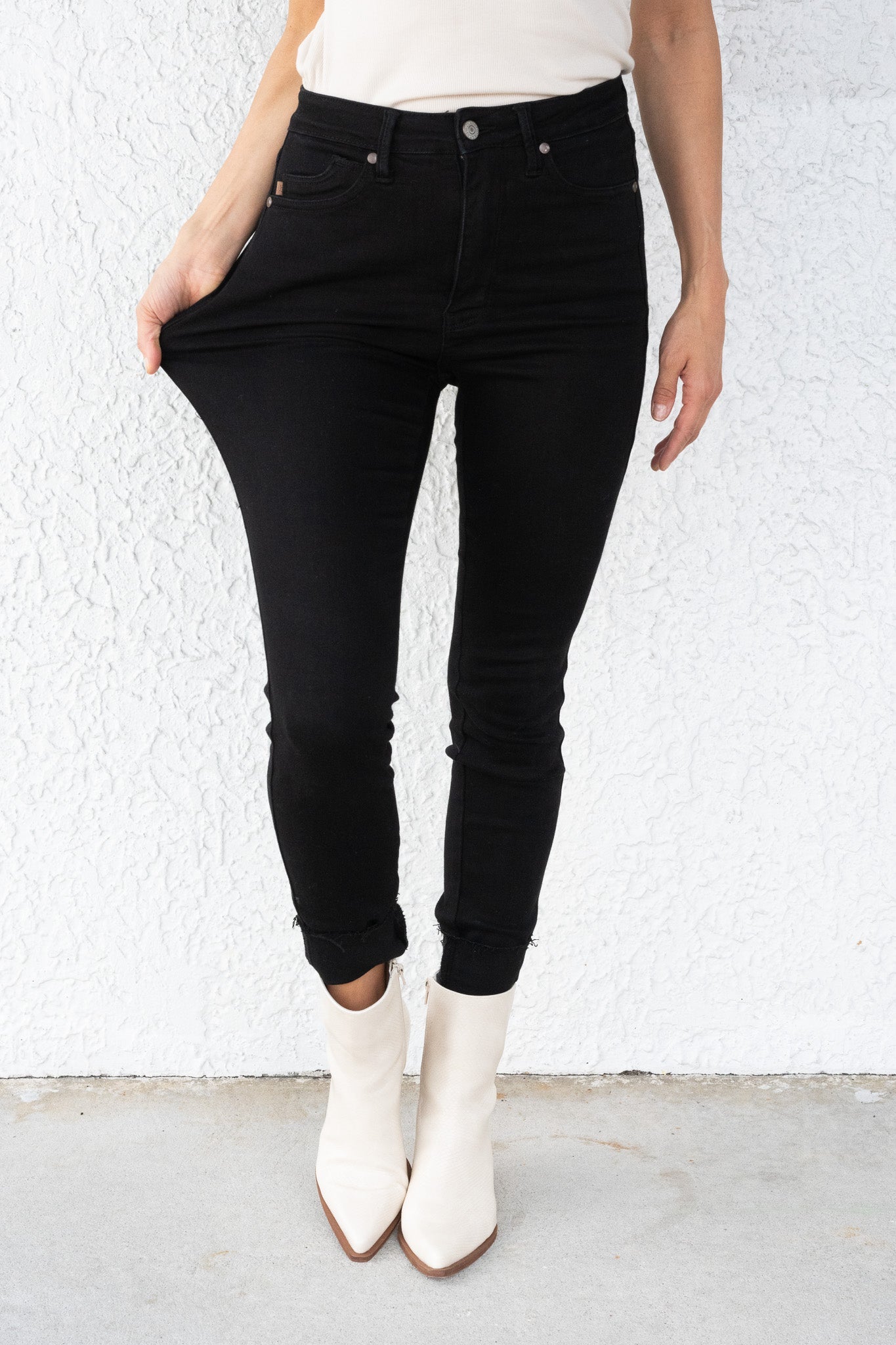 The Date Night By Judy Blue - High Rise Tummy Control Skinny Jeans
