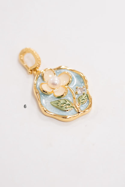 Garden Bloom Charm - Gold