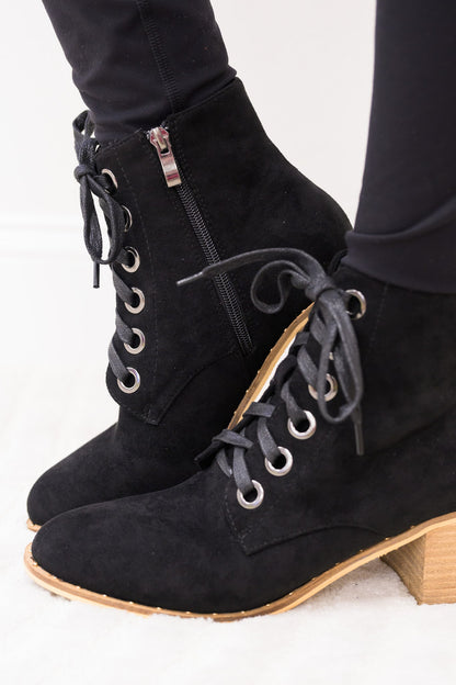 Quinny Lace Up Boots - Black