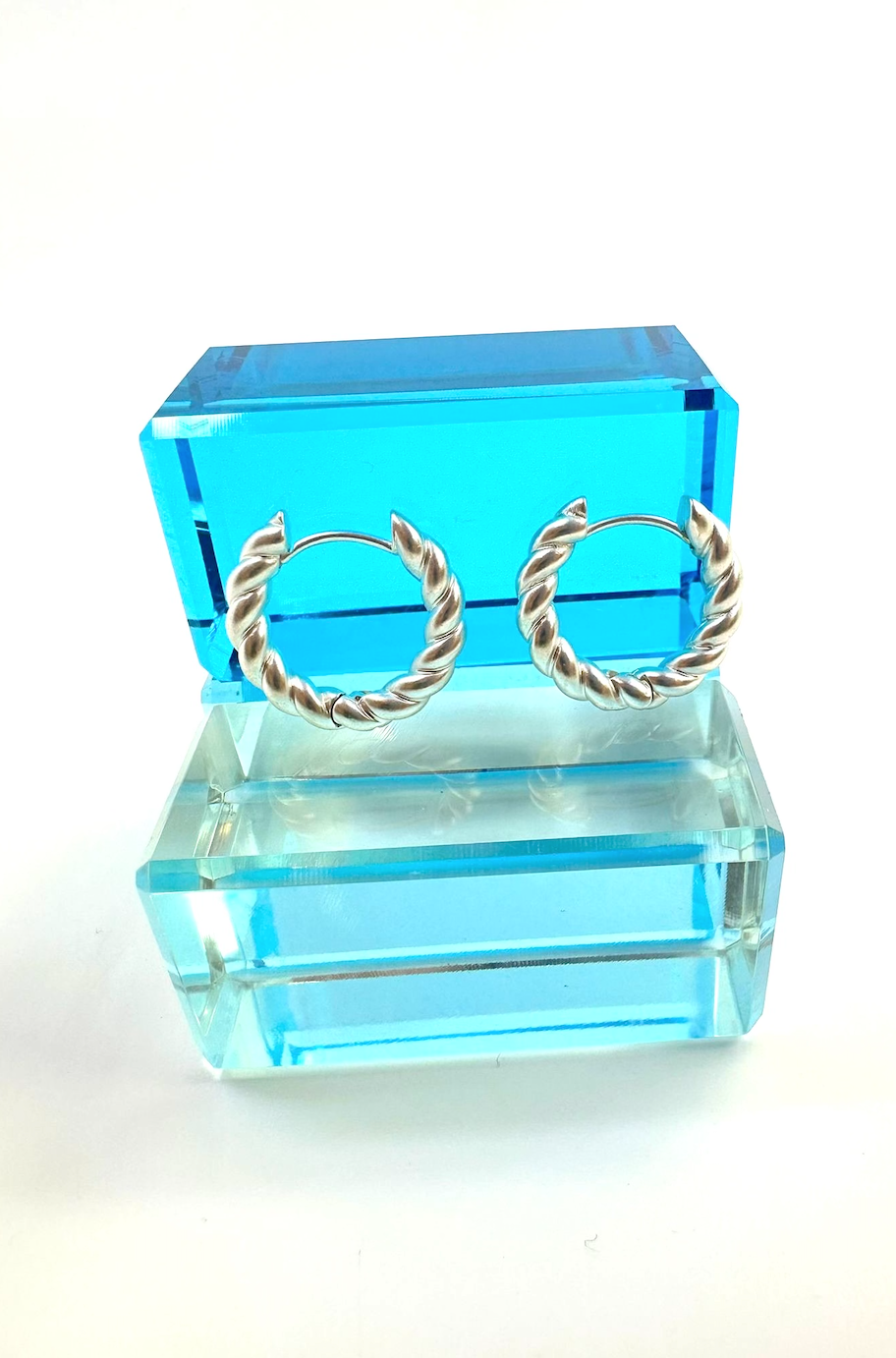 Leilani Earrings - Metallic Pearl White