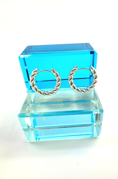 Leilani Earrings - Metallic Pearl White