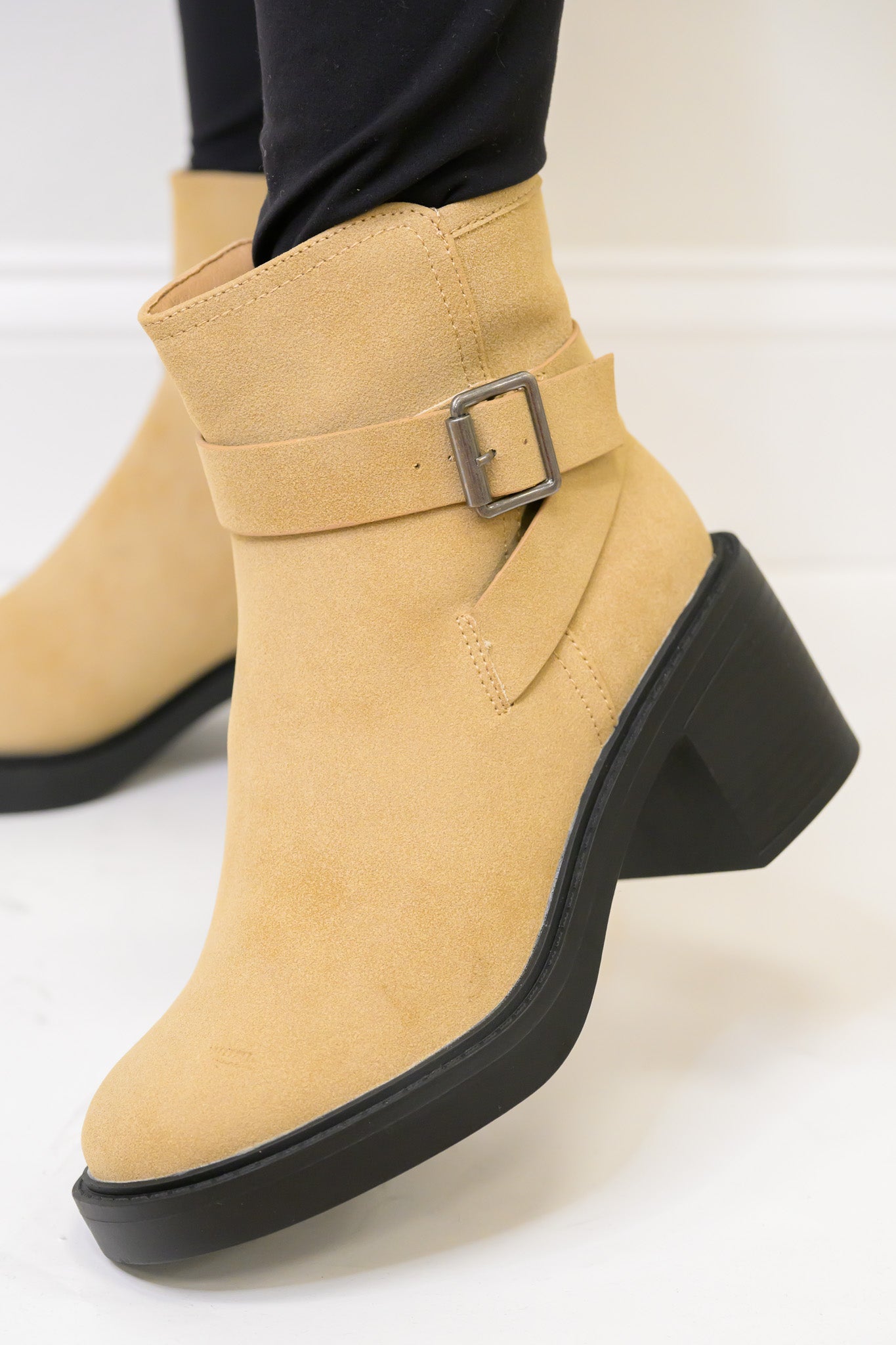 MIA Gryfinn Boots - Sand Amber