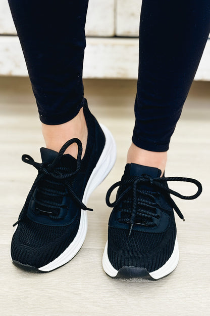 Stride Sneakers - Black