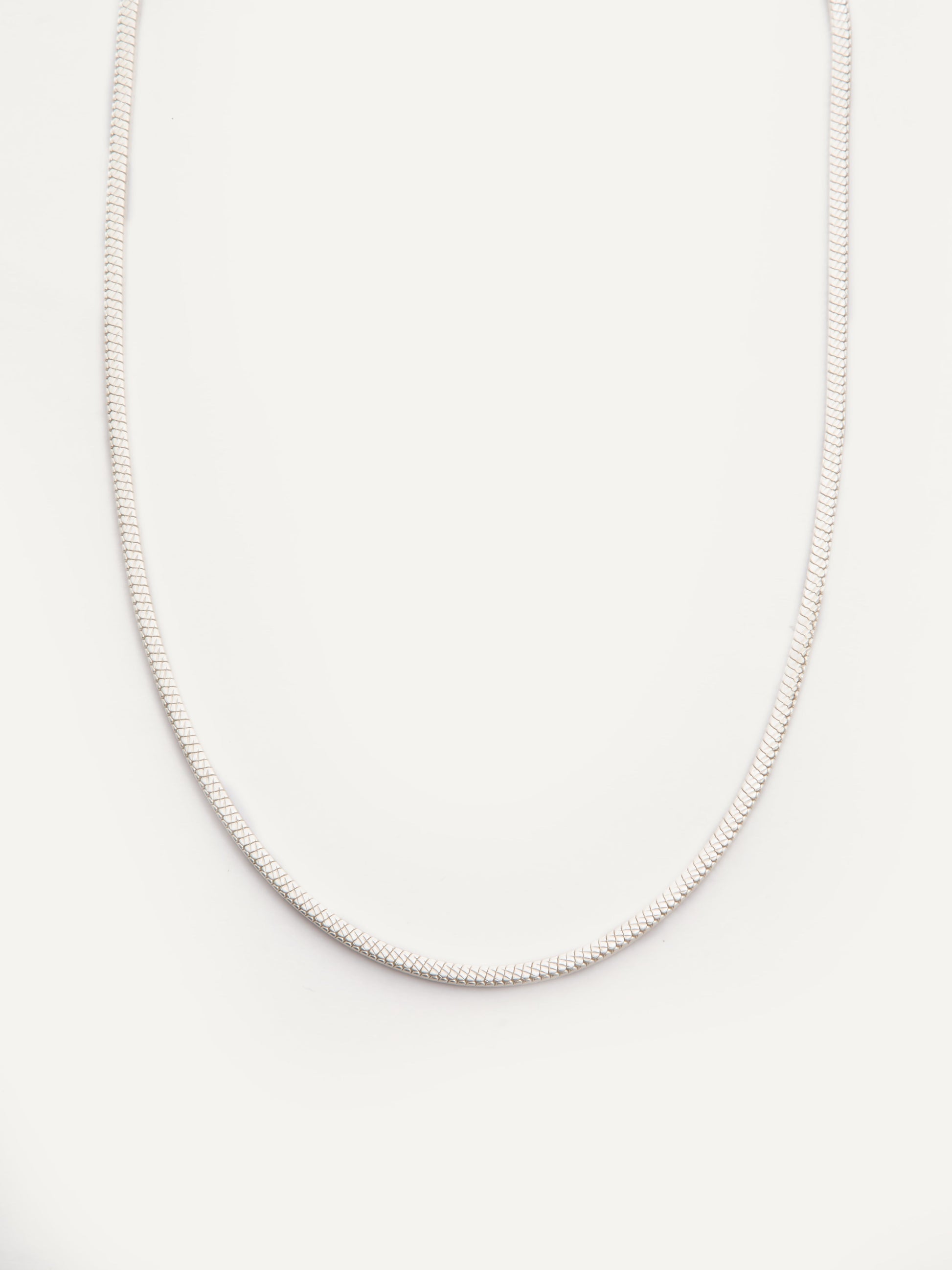 Portia Necklace - Metallic Pearl White