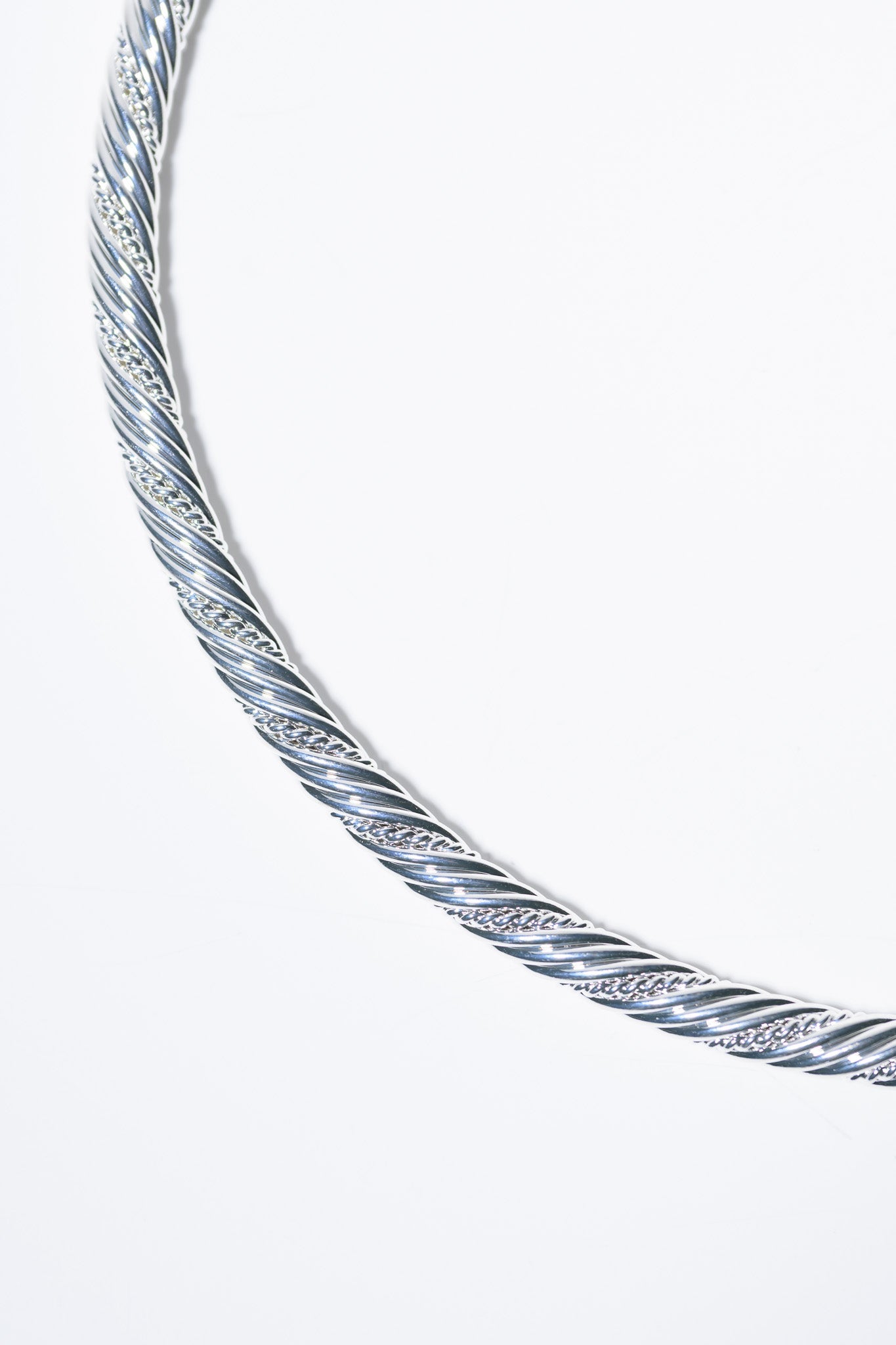 Lunara Necklace - Liquid Metallic Pearl White
