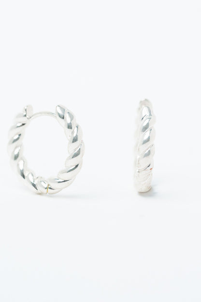Leilani Earrings - Metallic Pearl White