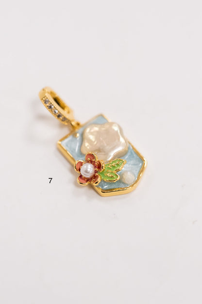 Garden Bloom Charm - Gold