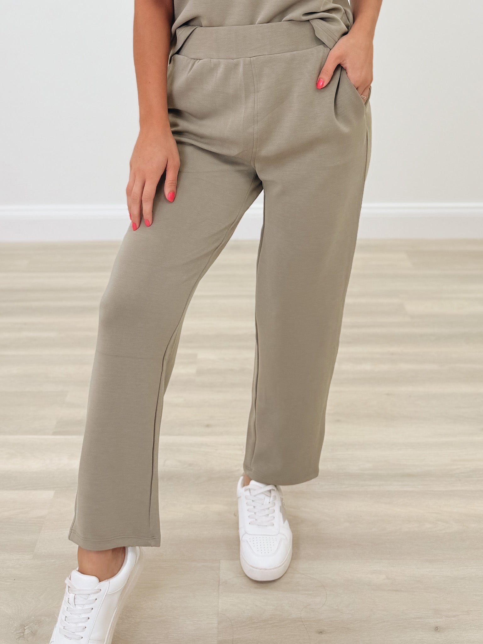 Walking In Memphis Pants - 2 Colors!
