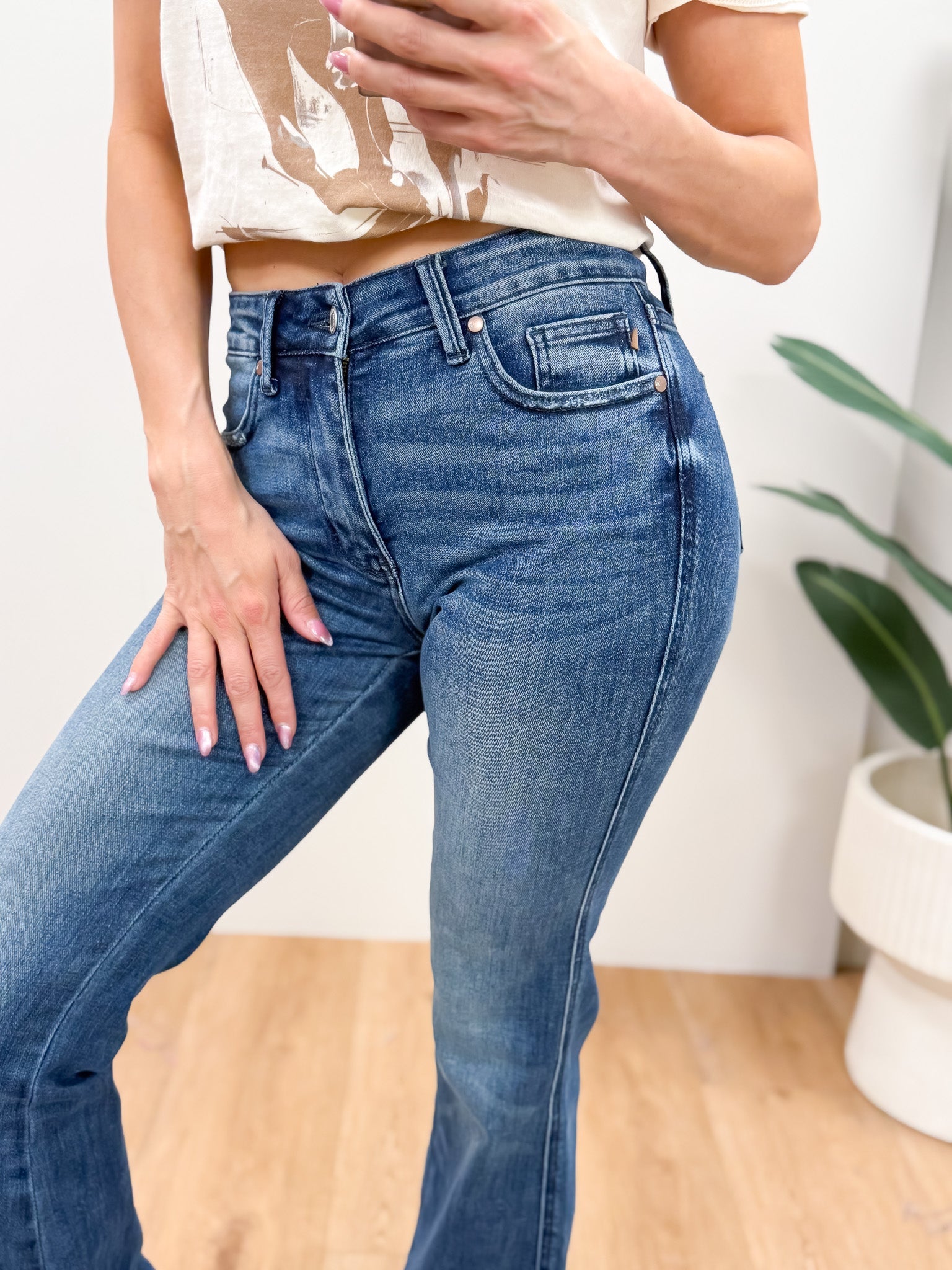 Tasteful By Judy Blue - Mid Rise Tummy Control Vintage Flare Jeans