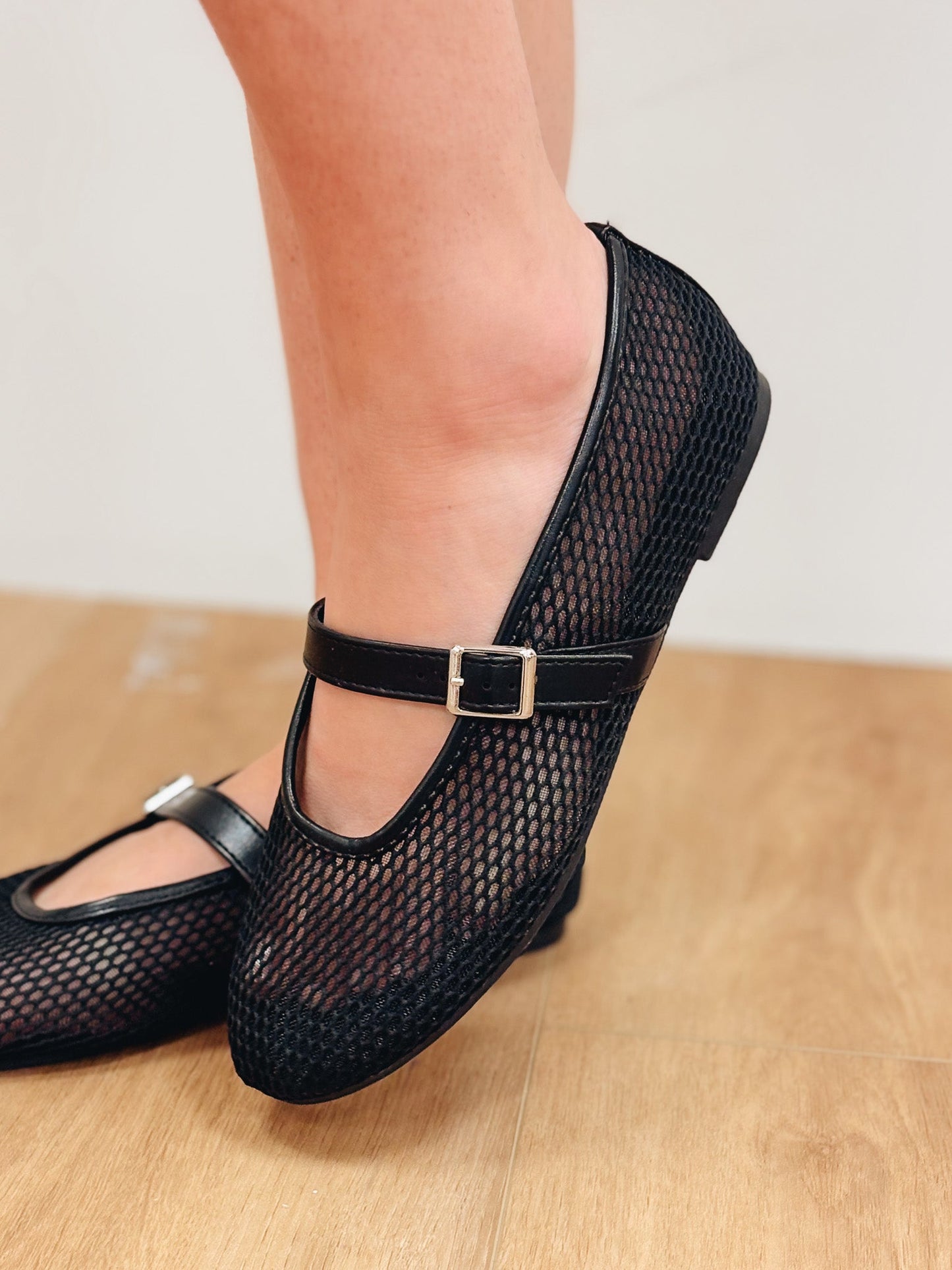The Olympia Mesh Flats - Black