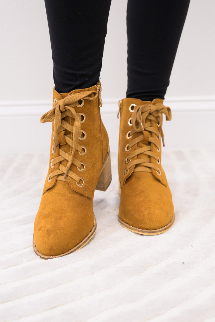 Quinny Lace Up Boots - Tan