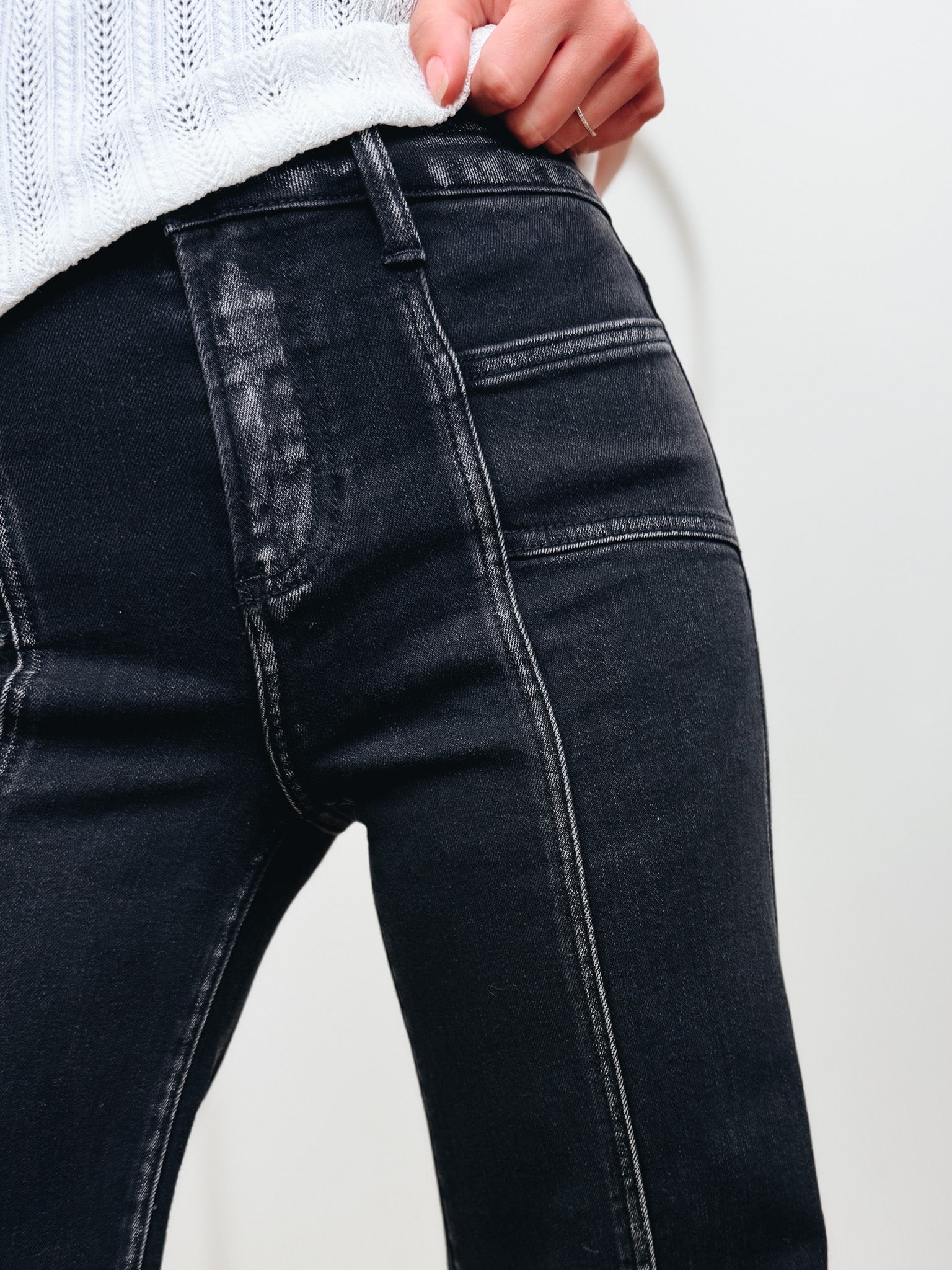 Got The Feeling By Risen - Mid Rise Wide Jeans - Black