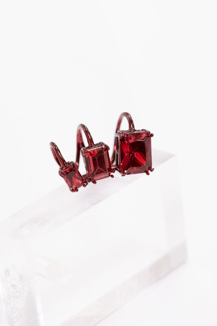 Kyra Ear Cuff - Metallic Burgundy