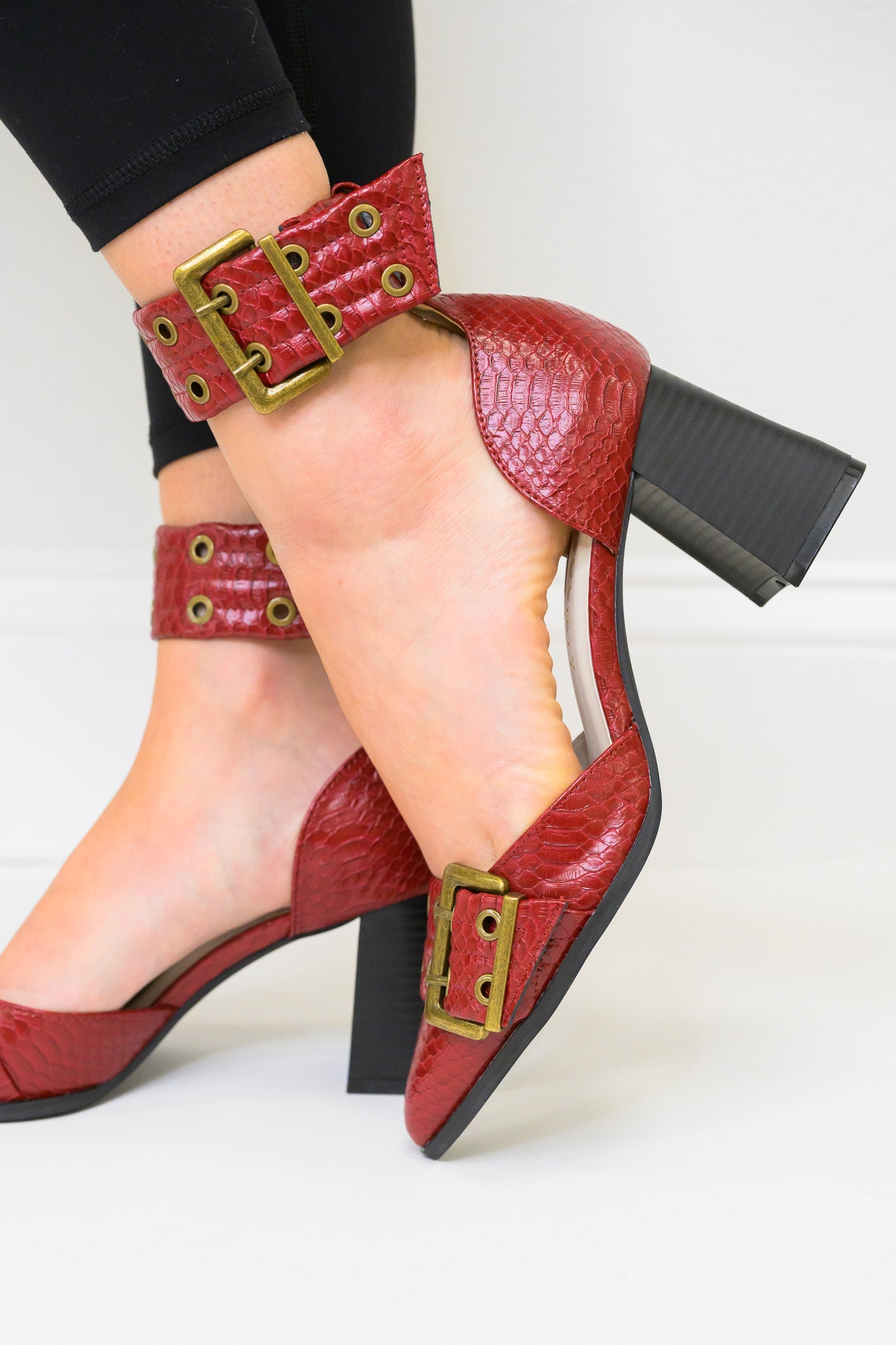 The Lux Pointed Heels - Red