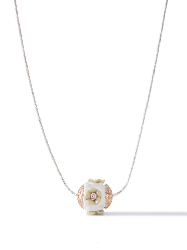 Dreaming Flower Necklace - Liquid Metallic Pearl White