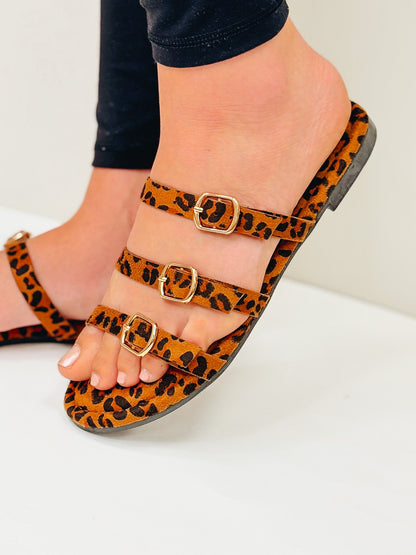 Kami Buckle Straps Flat Sandals - Leopard