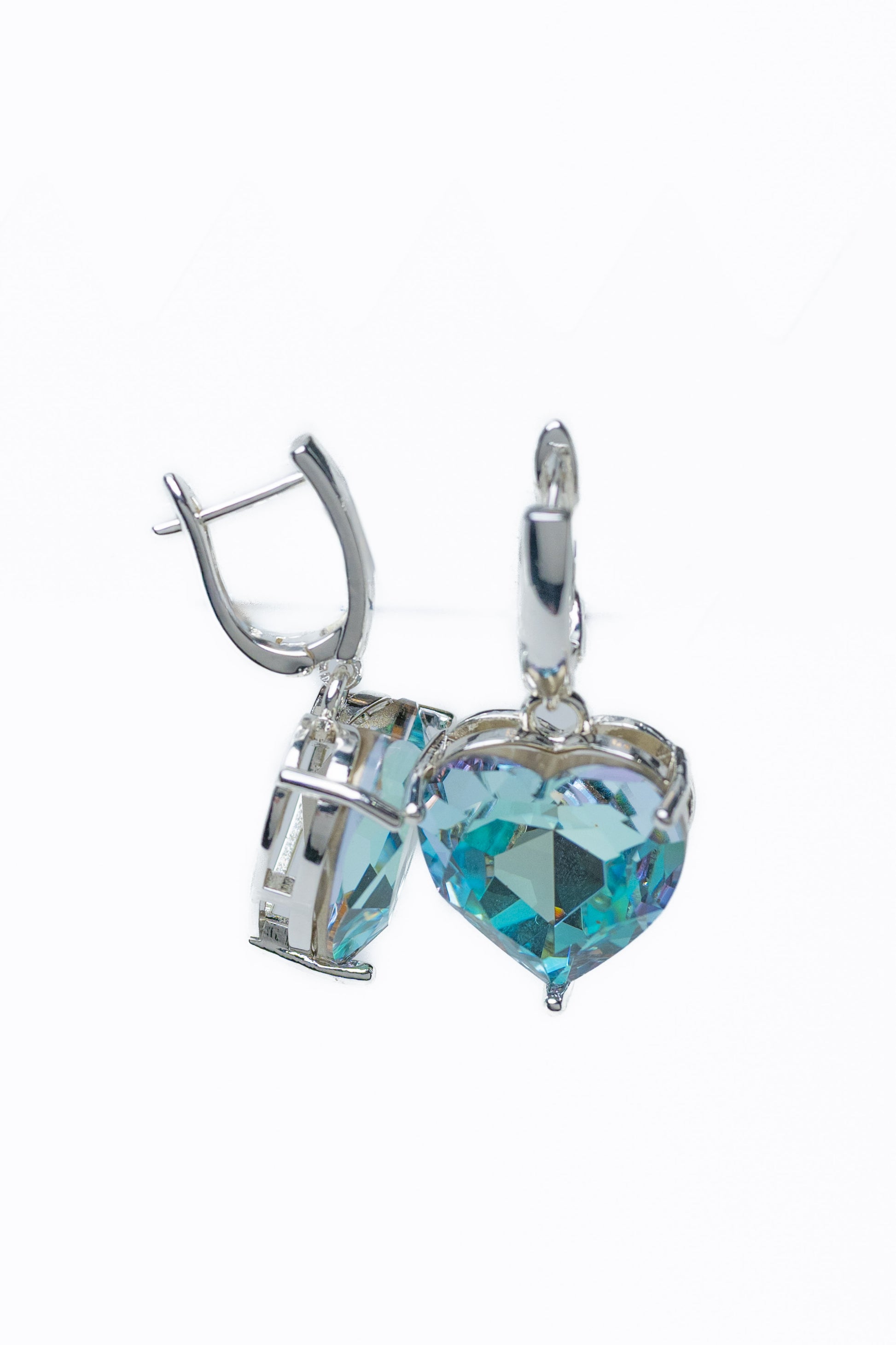 Velvet Heart Earrings - Liquid Metallic Pearl White Pale Aqua