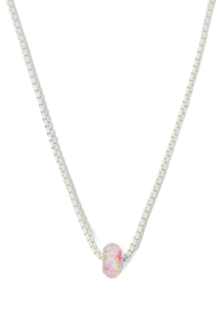 Soho Chic Necklace - Camellia