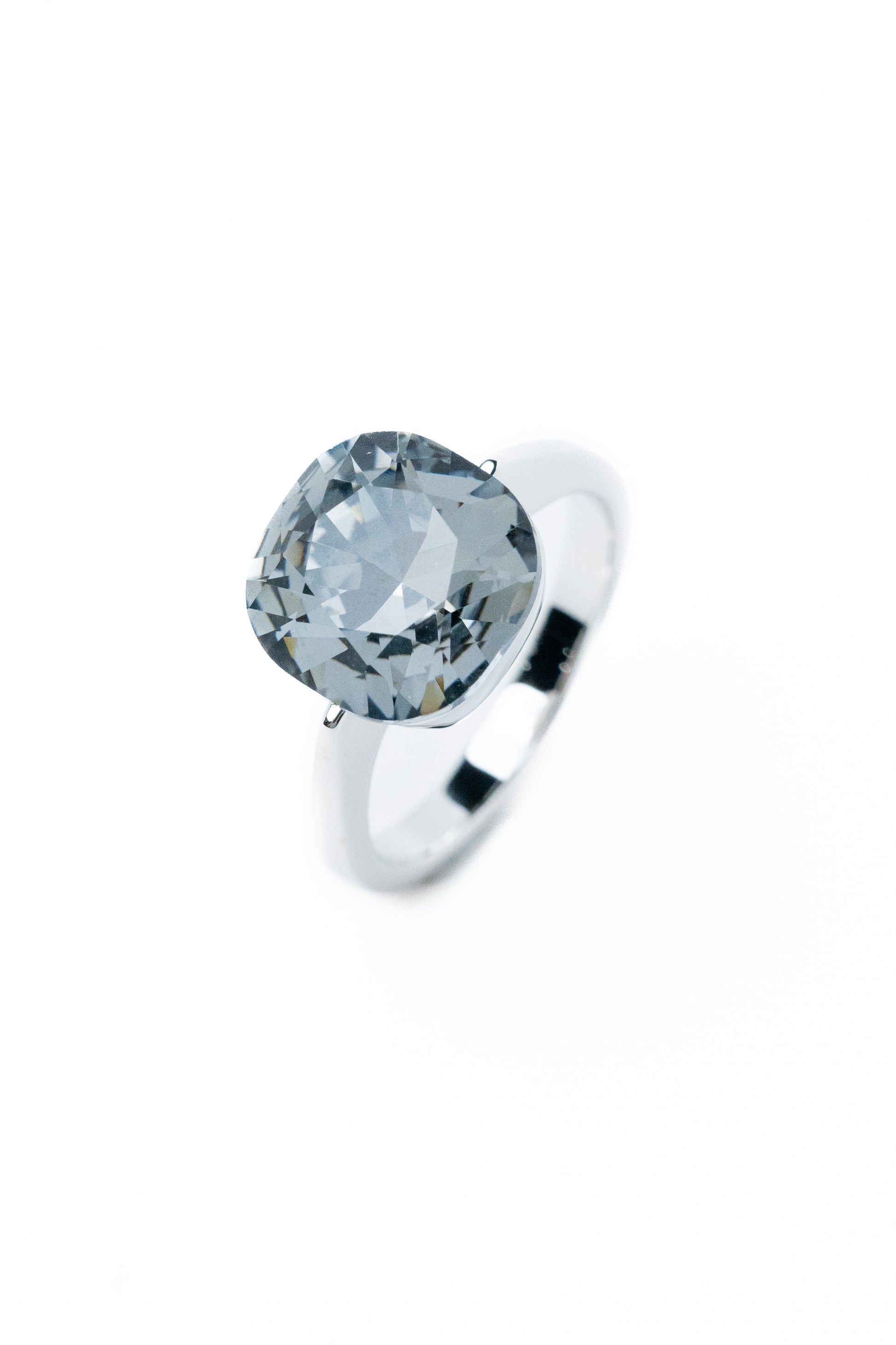 Kat Ring - Dark Grey