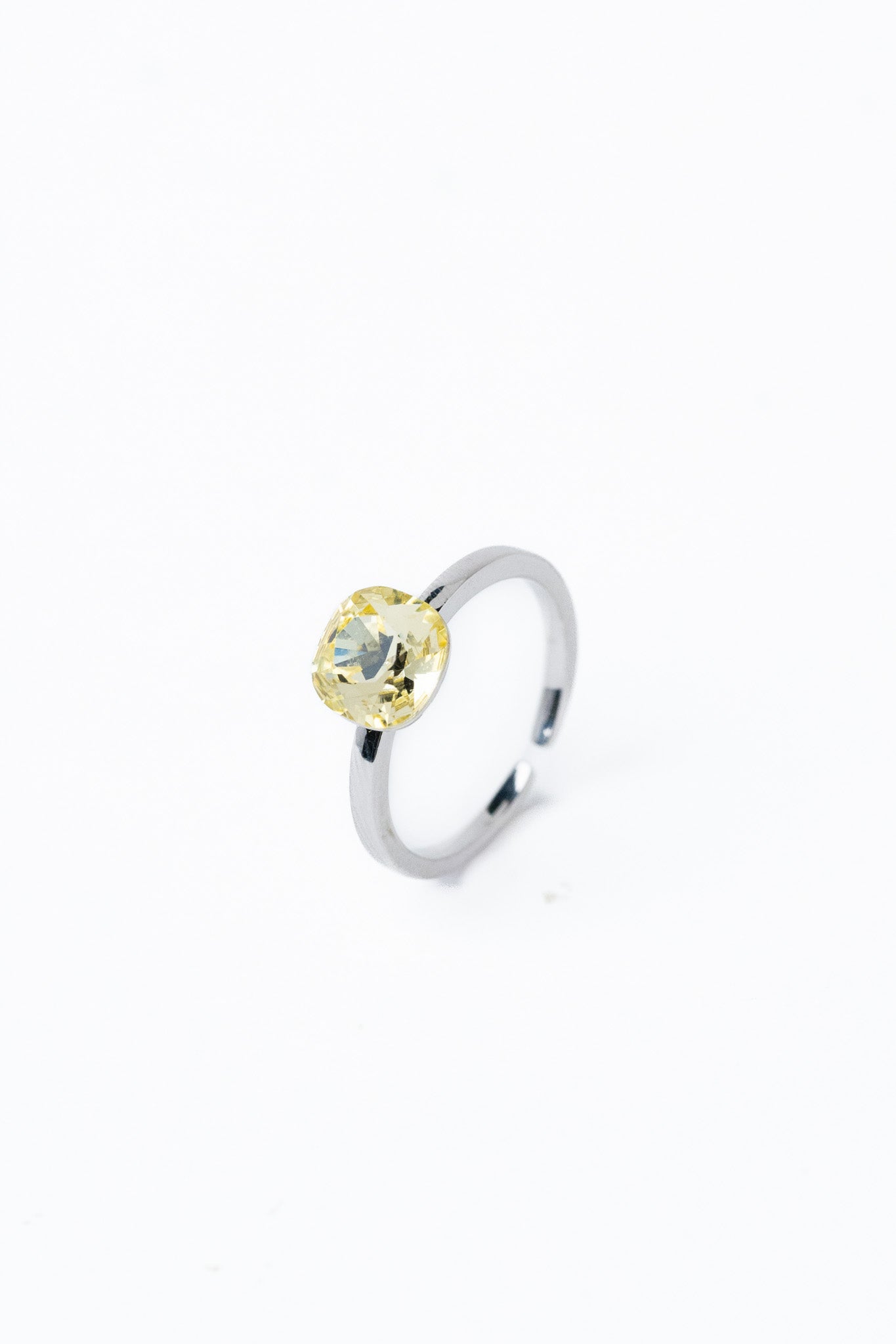 Mini Kat Ring - Silver Buttercream