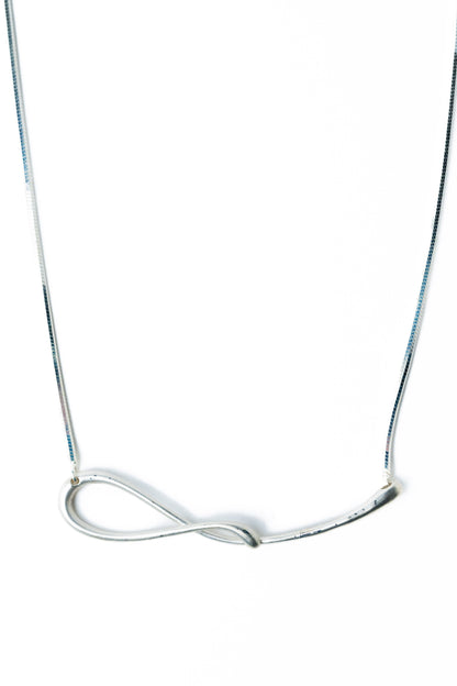 Summer Waves Necklace - Liquid Metallic Pearl White