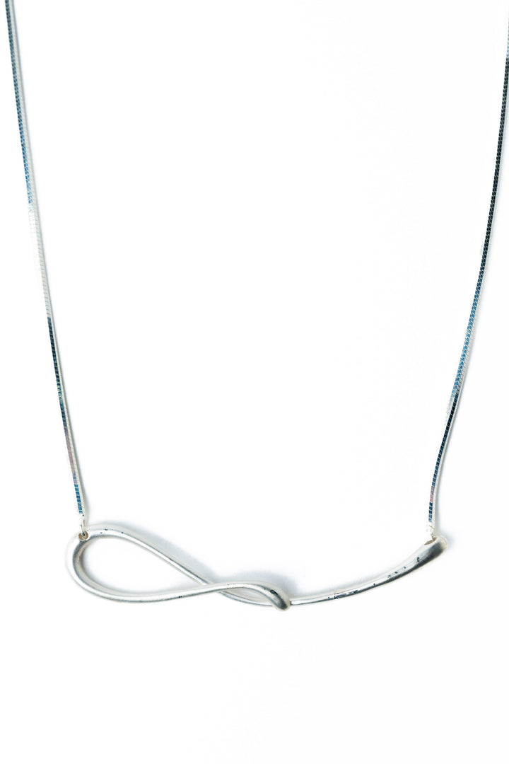 Summer Waves Necklace - Liquid Metallic Pearl White
