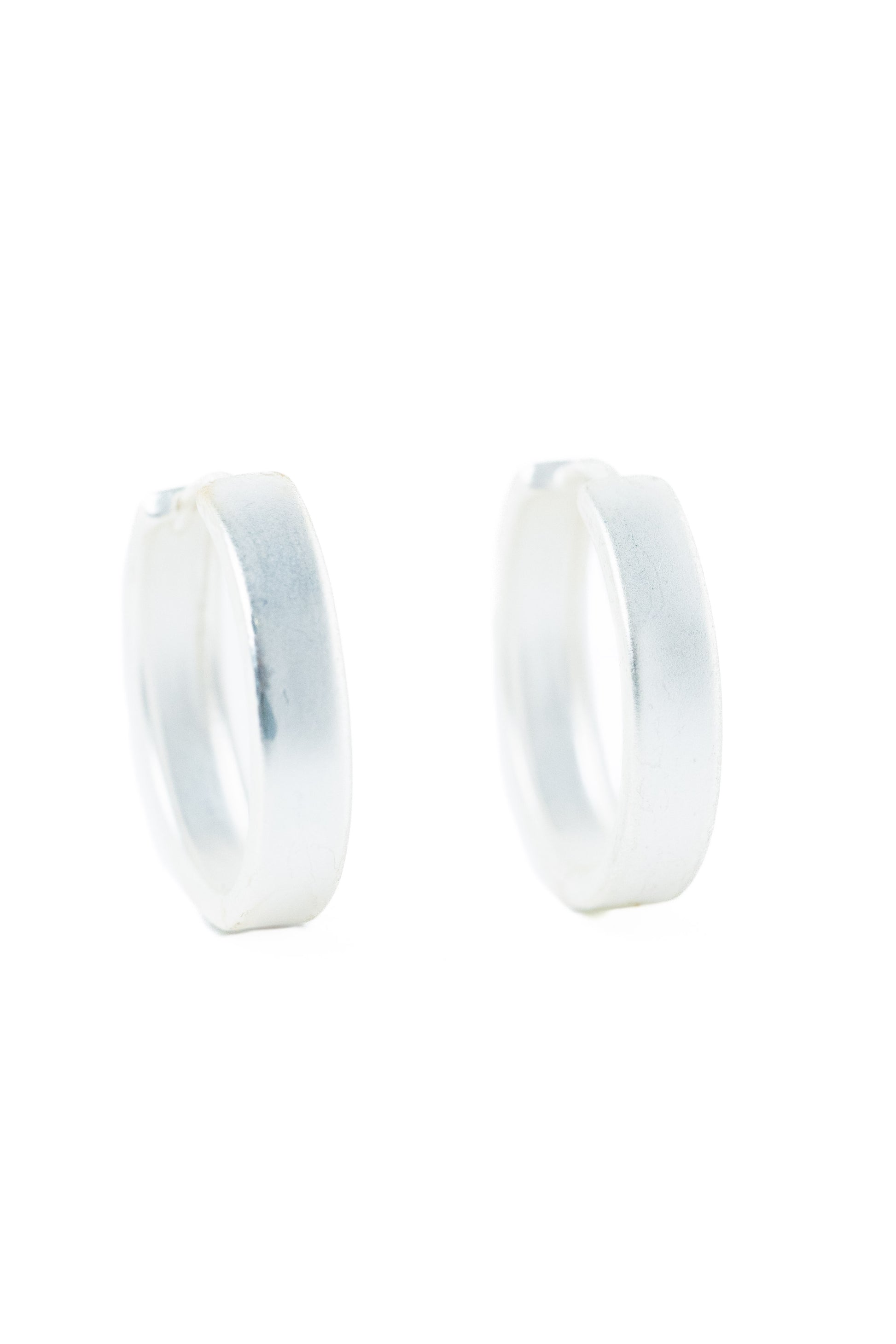 Simply Perfect Earrings - Metallic Pearl White