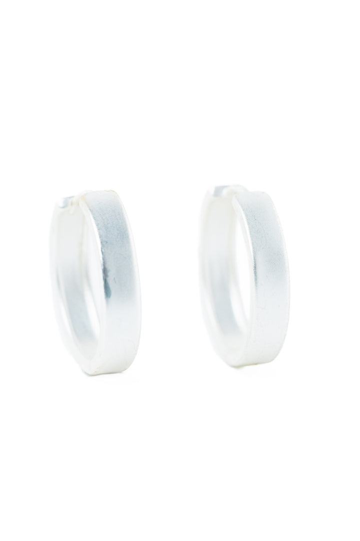 Simply Perfect Earrings - Metallic Pearl White