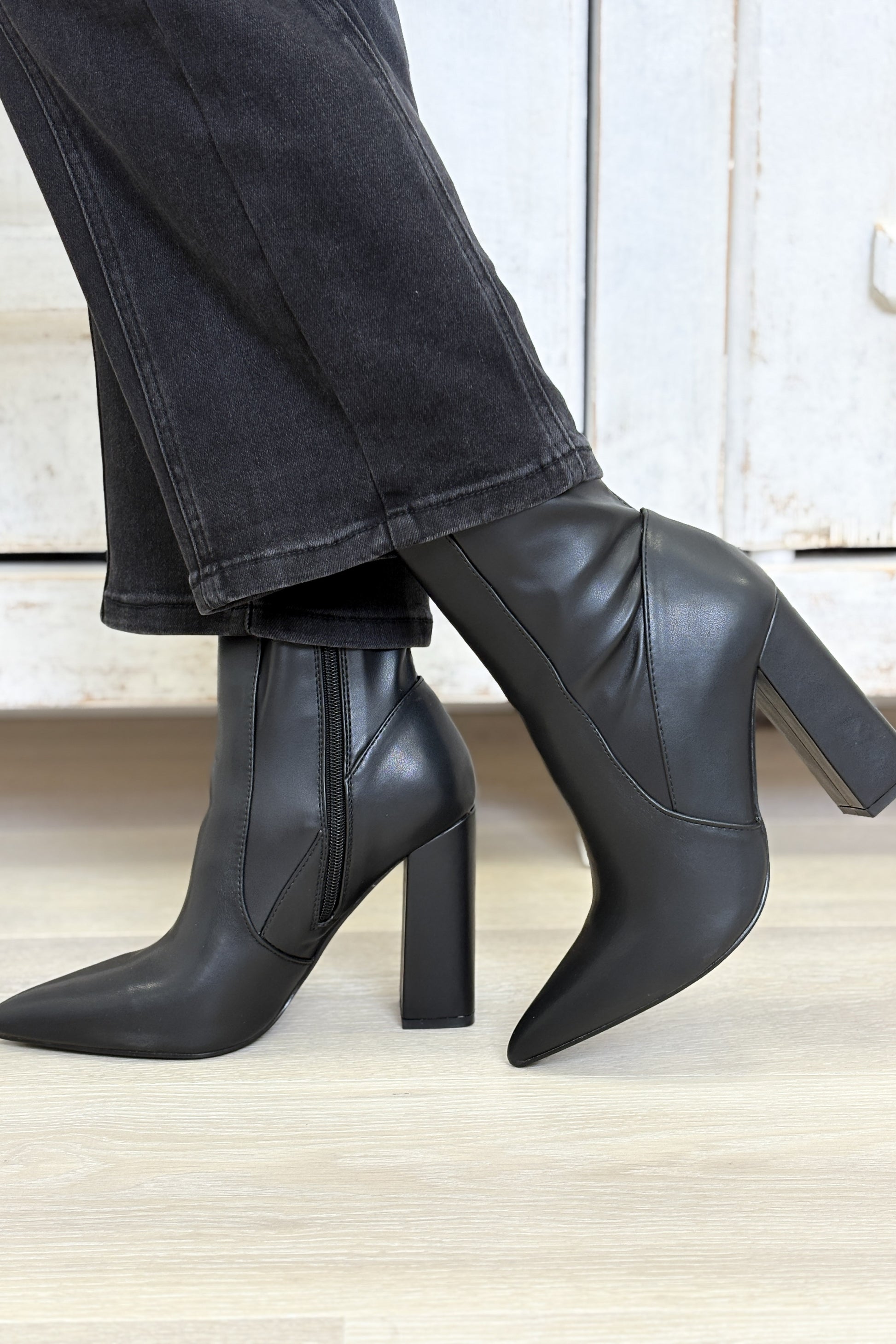 Weekend Shoes - Black