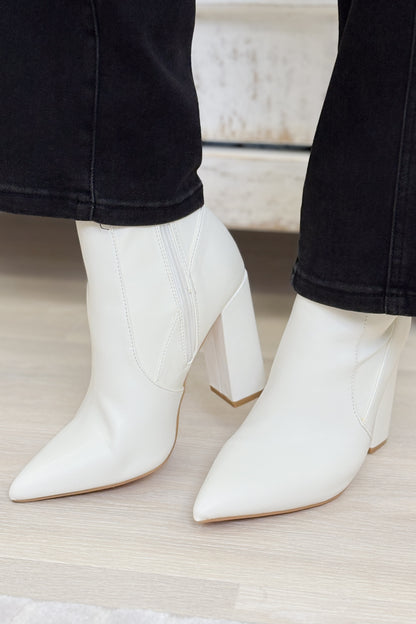 Weekend Shoes - White