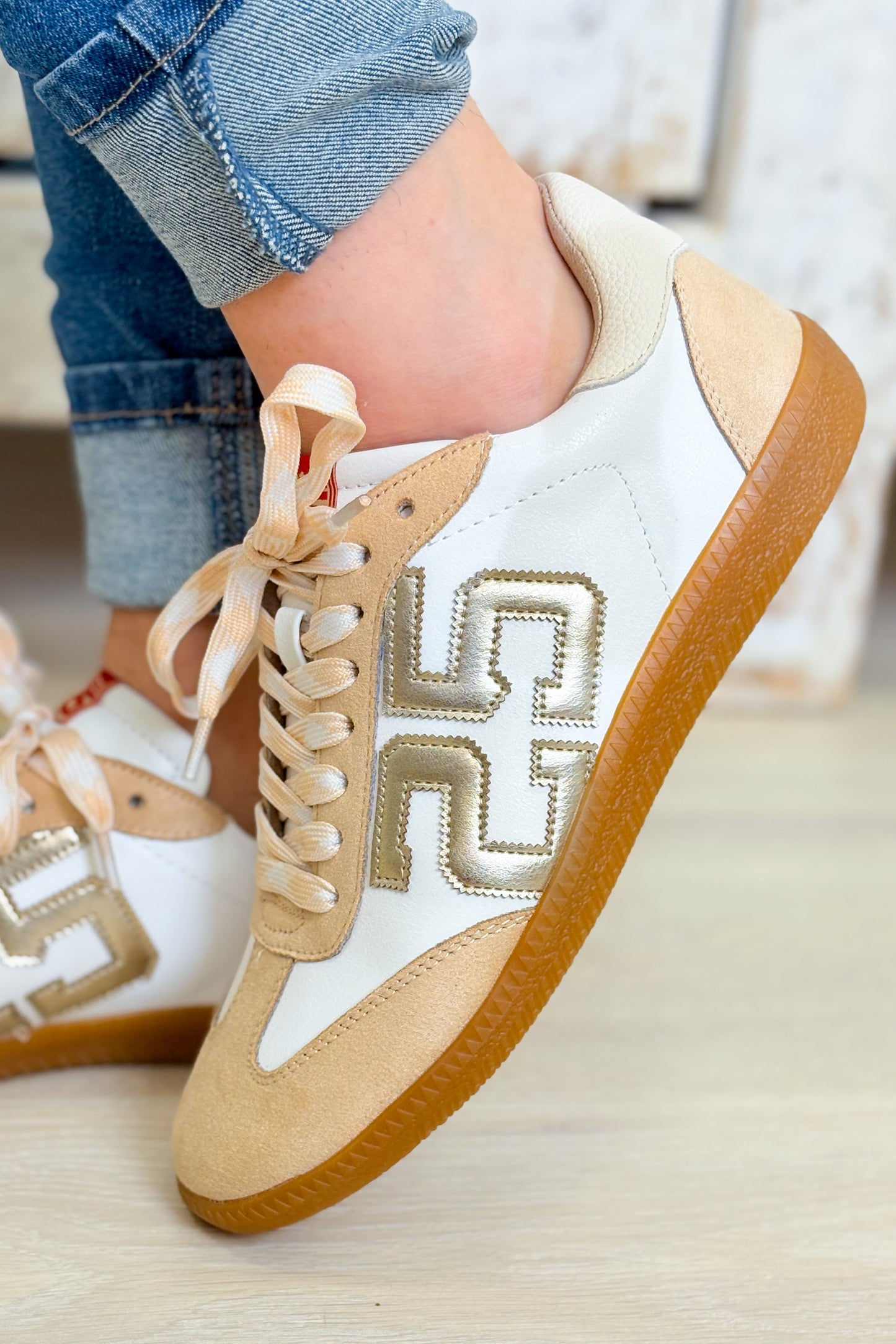 Shu Shop Retro 25 Sneakers - White Gold