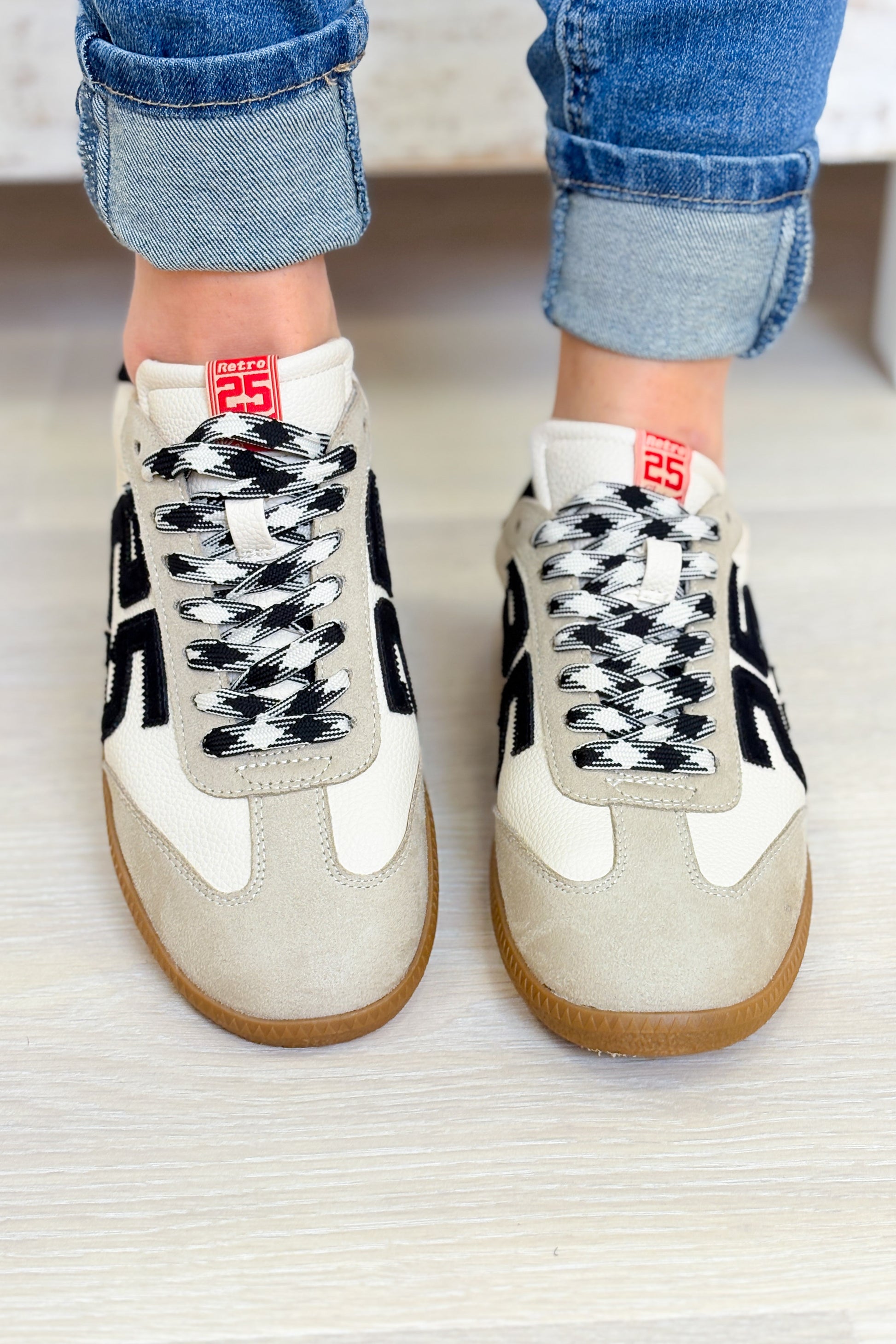 Shu Shop Retro 25 Sneakers - Black White