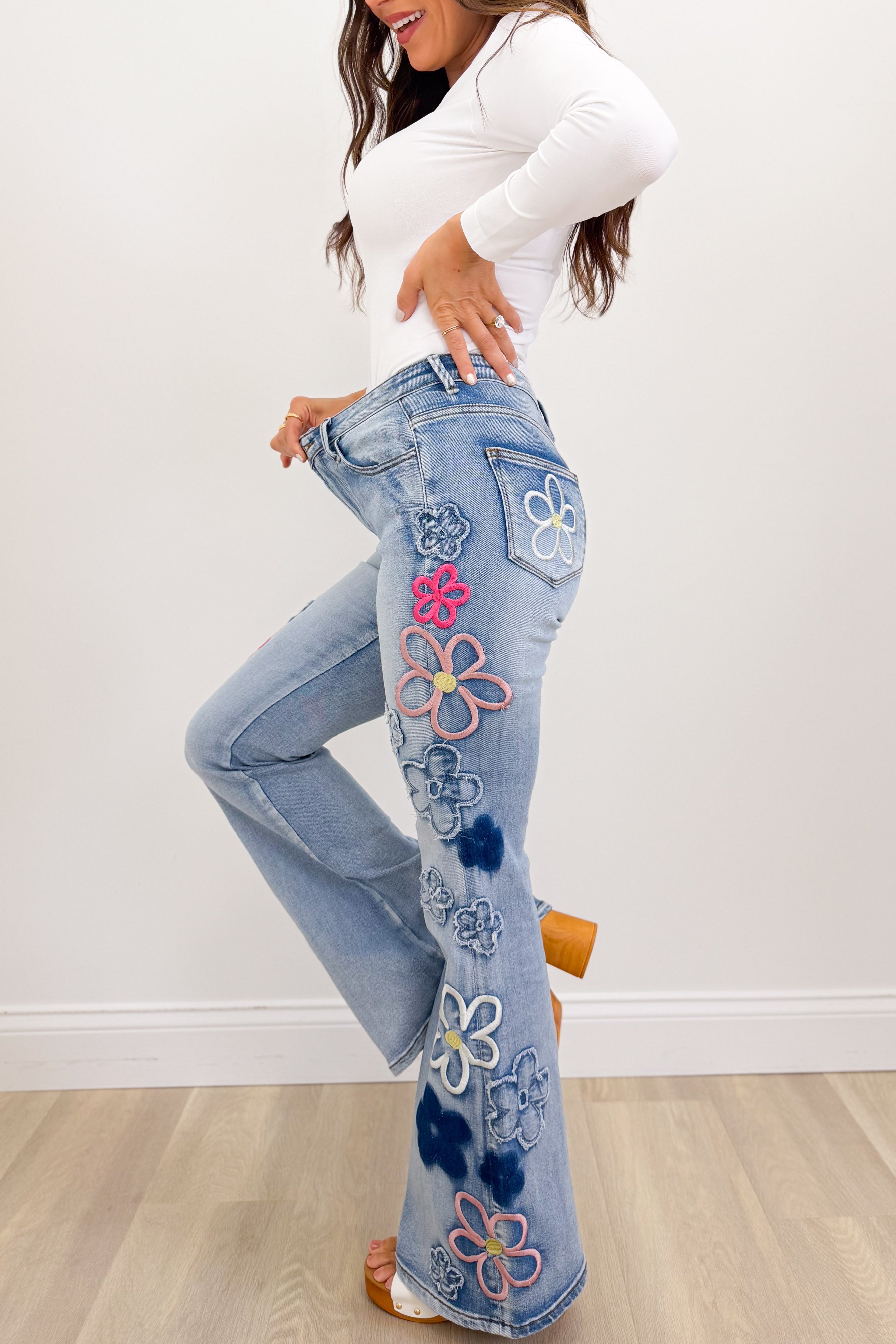 Daisy Dream By Denim BAR Floral Jeans - Denim Pink – By Alexa Rae