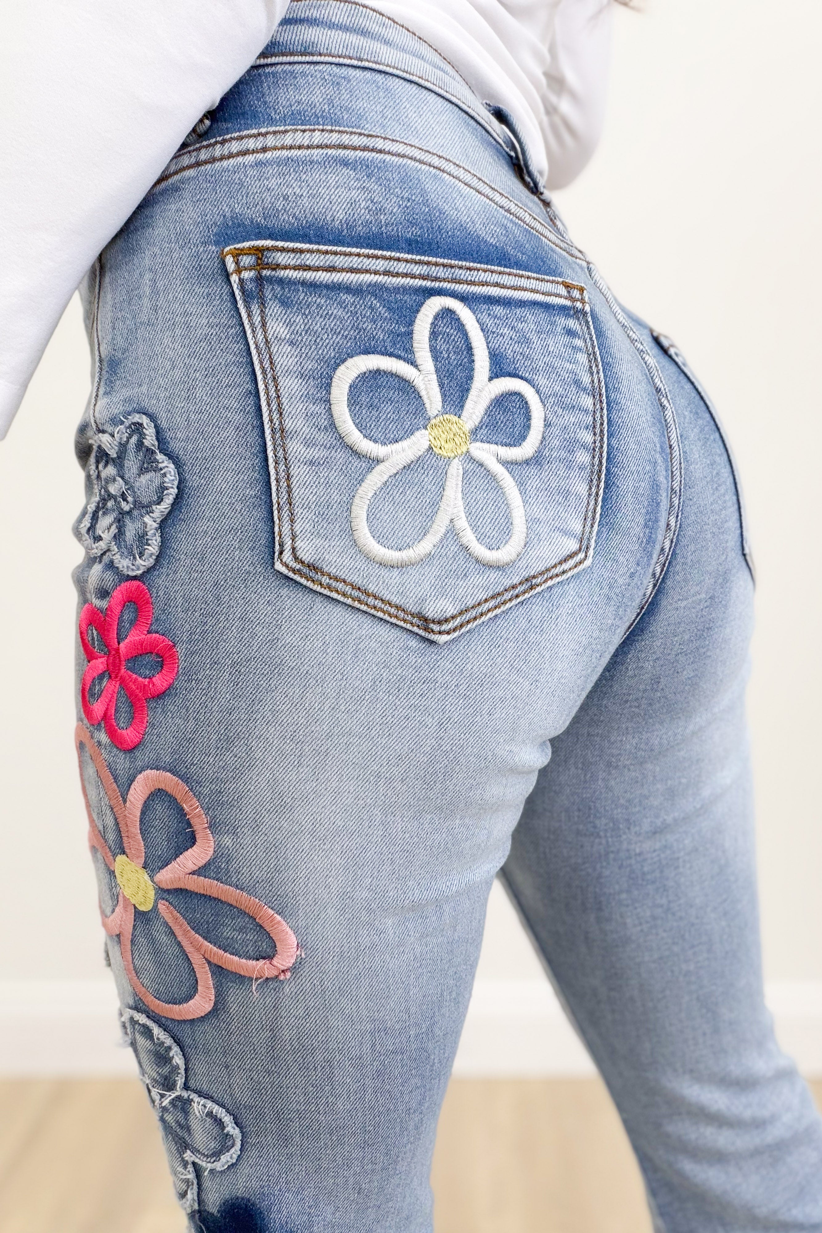 Daisy Dream By Denim BAR Floral Jeans - Denim Pink – By Alexa Rae