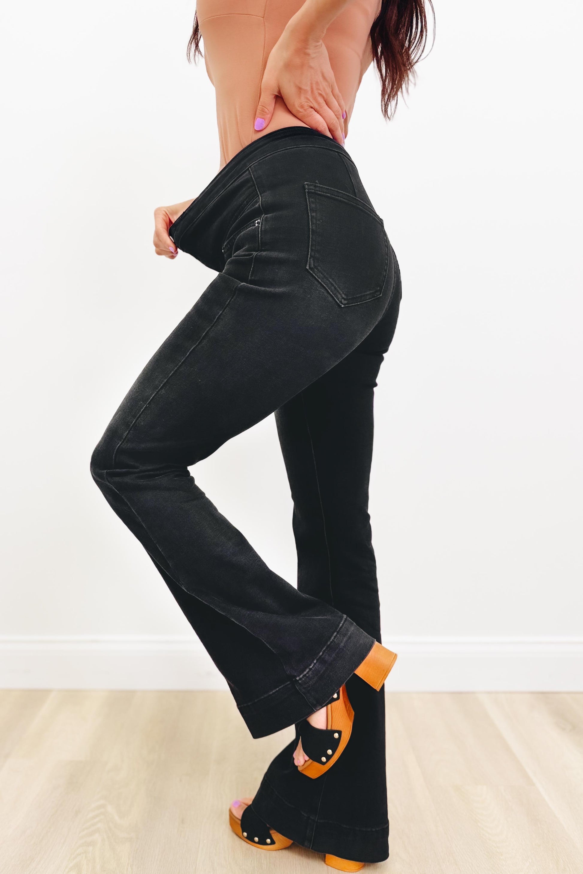 Sexy Back by The Denim BAR  - Flare Jeans in Black - 3 Inseams