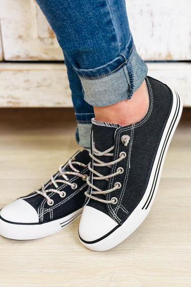 Loca Retro Low Top Sneakers - Black