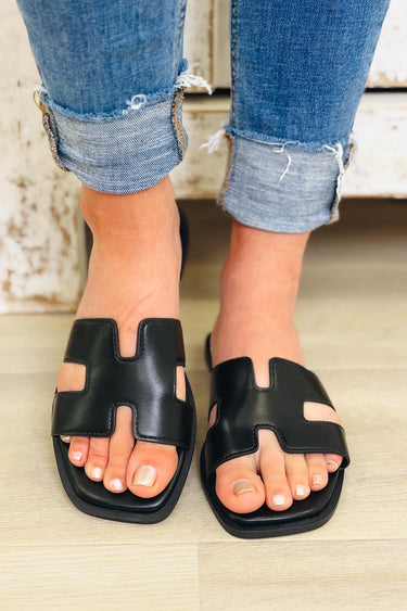 Elio Square Toe Sandals - Black