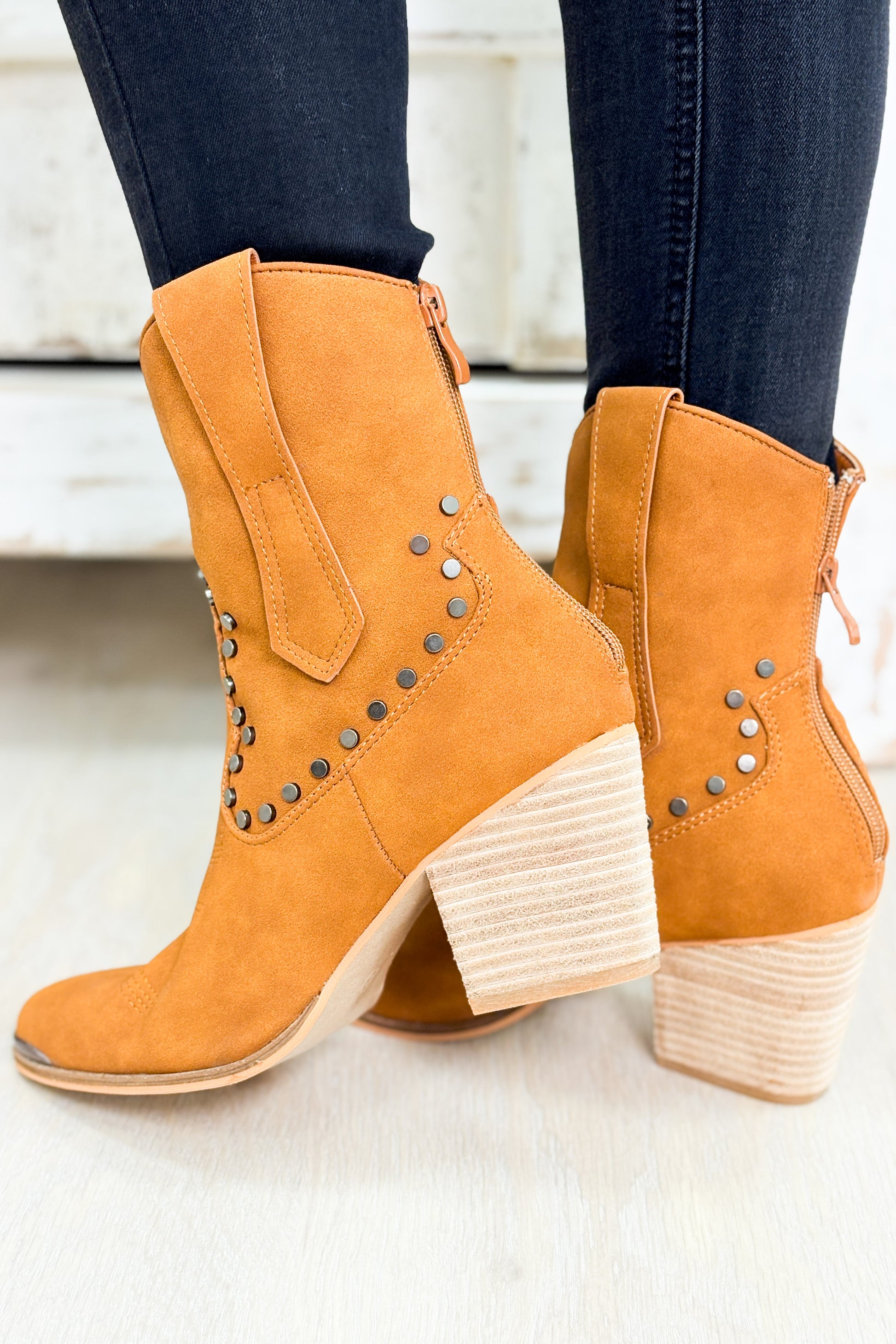 Pandora Vintage Western Booties - Tan