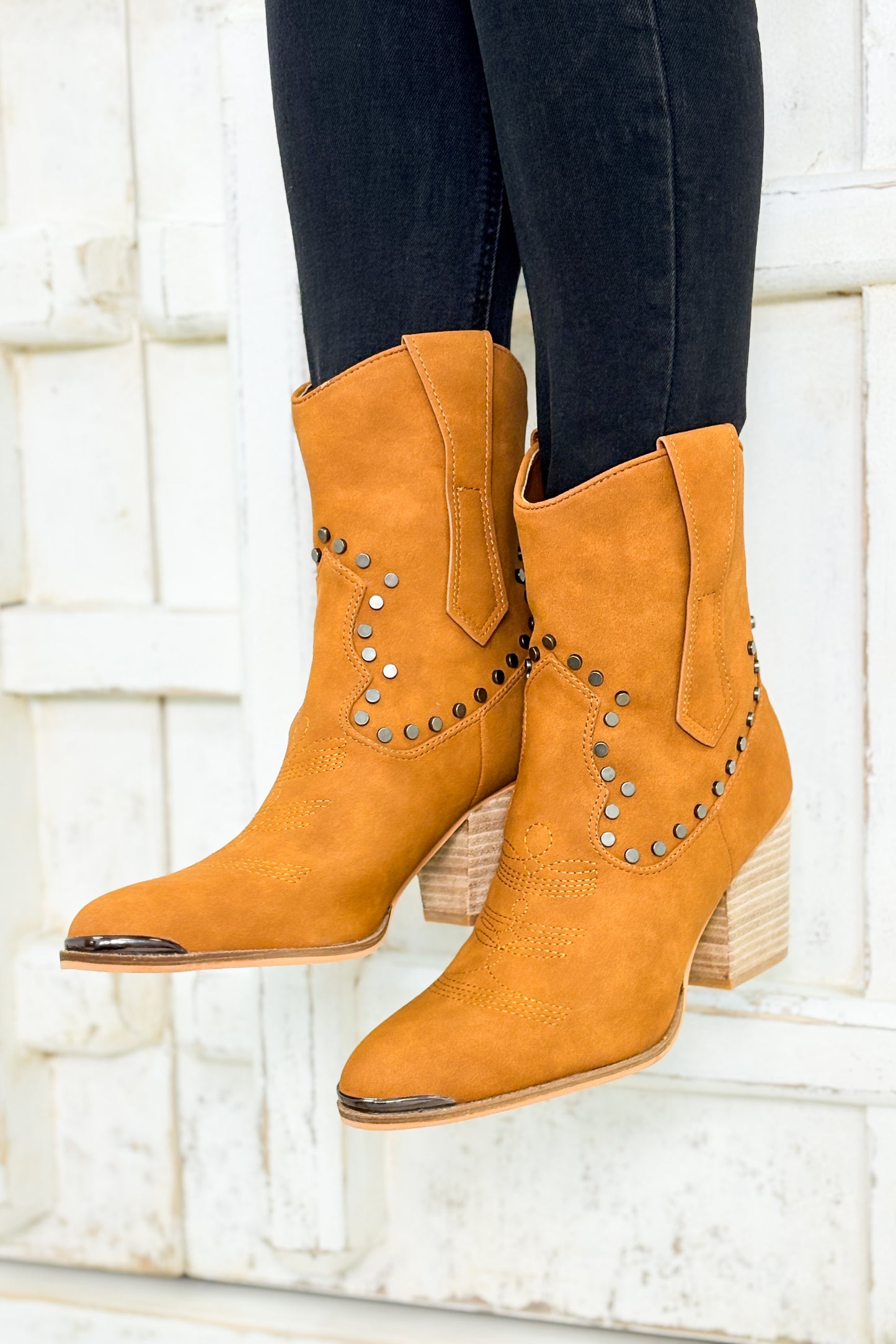 Pandora Vintage Western Booties - Tan