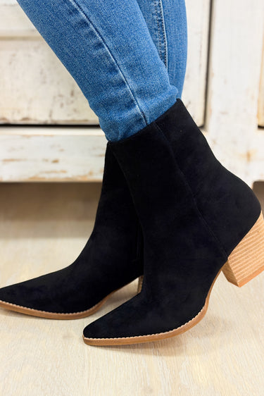 Arisa Pointed Toe Cowboy Block Heel Ankle Boots - Black