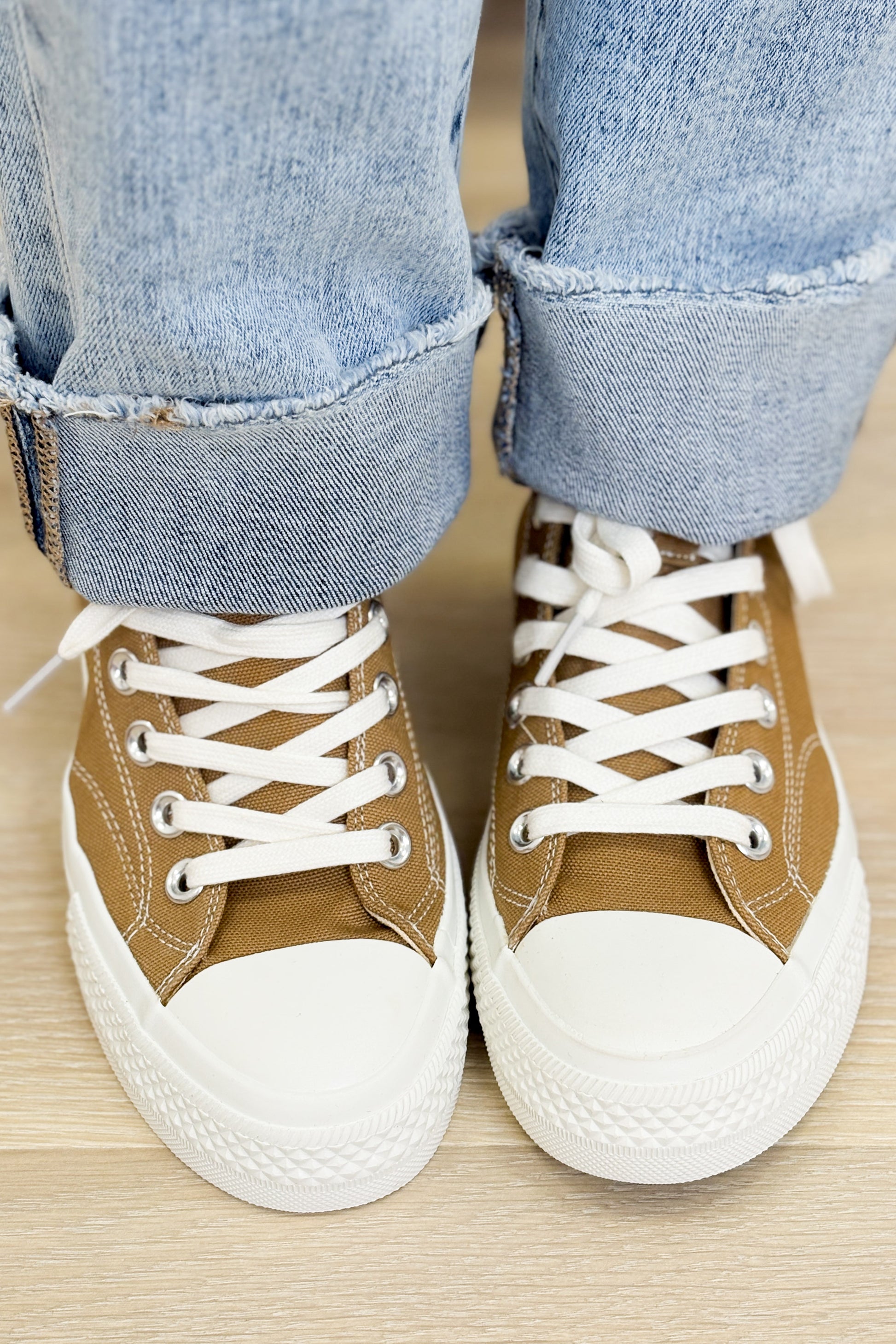 Celia Star Embroidered Sneakers - Mocha