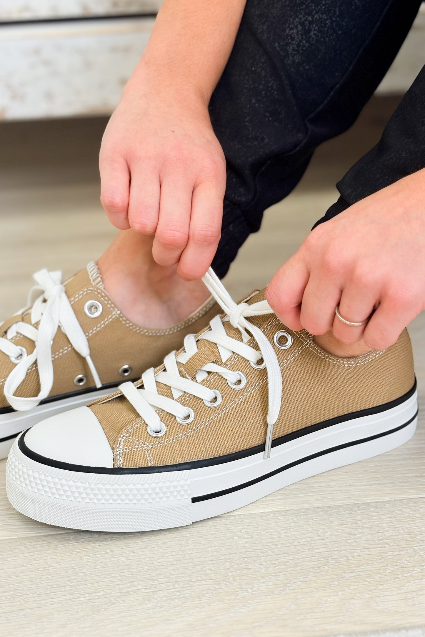 Lizzy Semi Platform Low Sneakers - Mocha