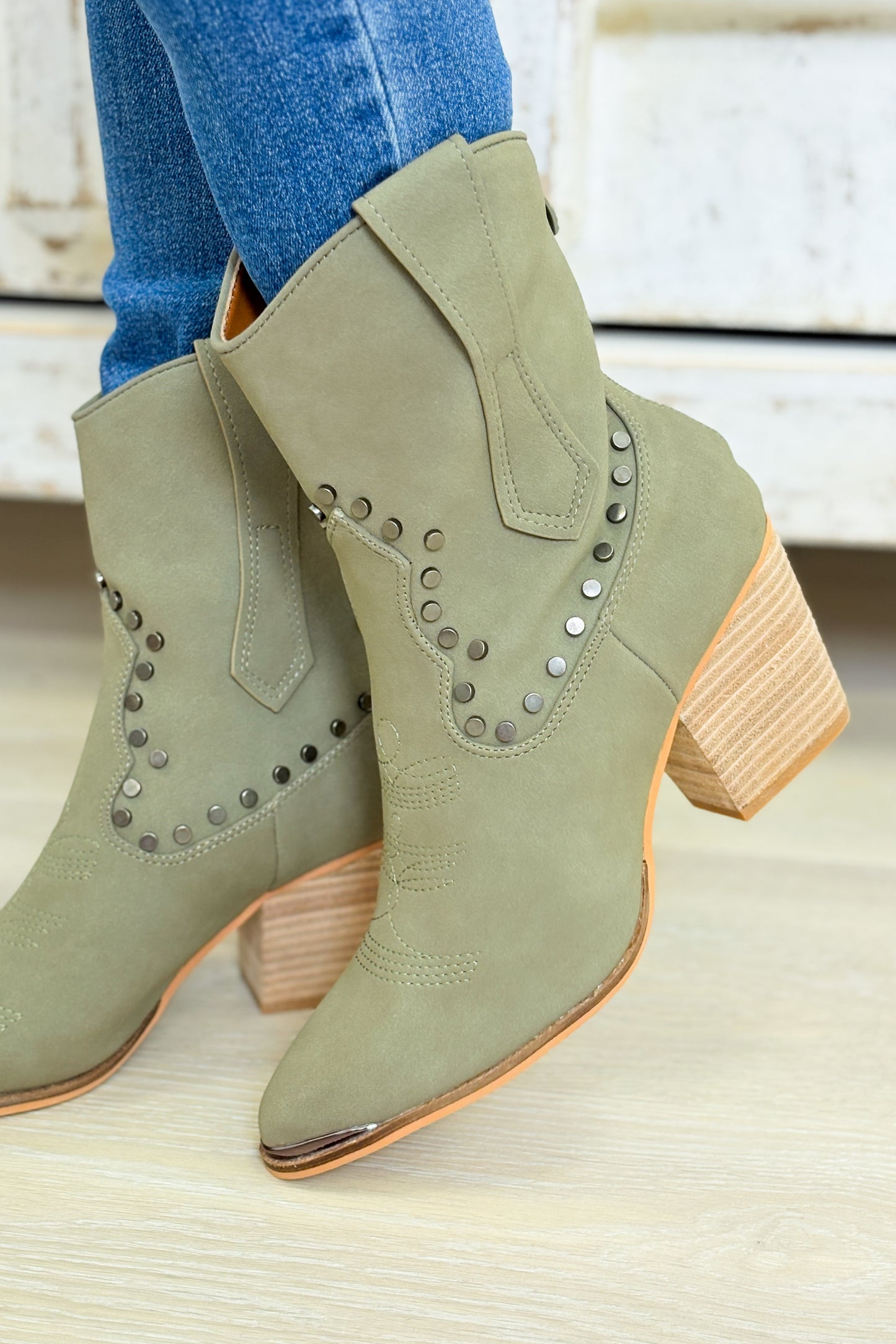 Pandora Vintage Western Booties - Khaki