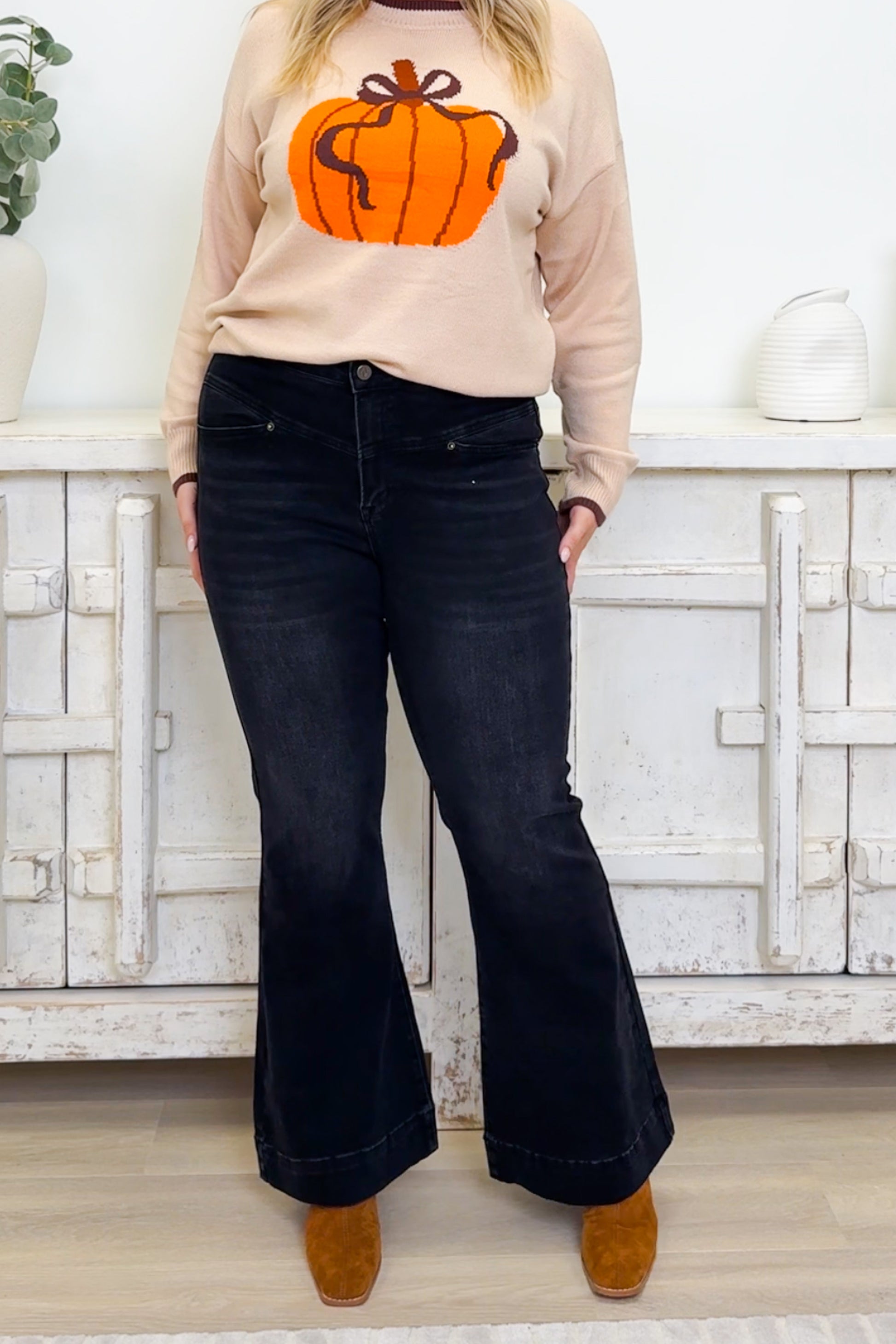 Sexy Back by The Denim BAR  - Flare Jeans in Washed Black - 3 Inseams